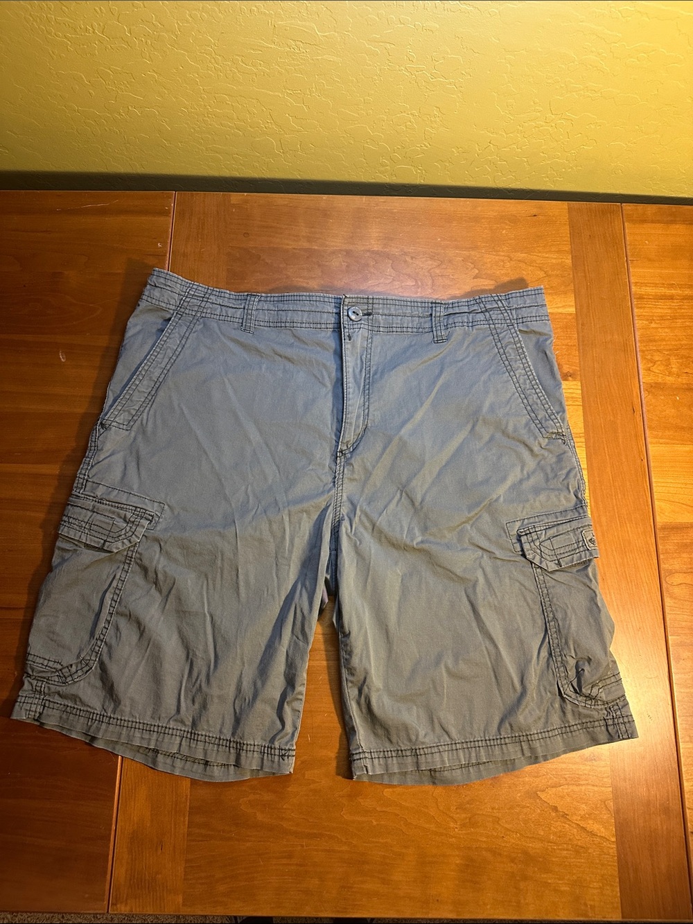 UNIONBAY Light Gray Men's Cargo Shorts Waist 42